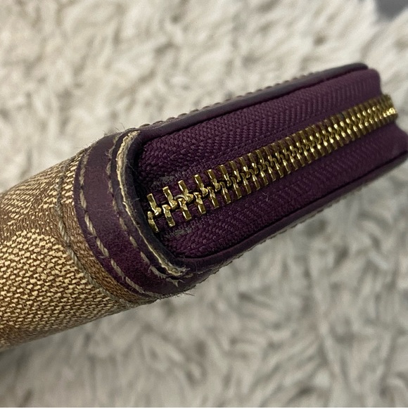 Coach Wallet - Picture 5 of 15